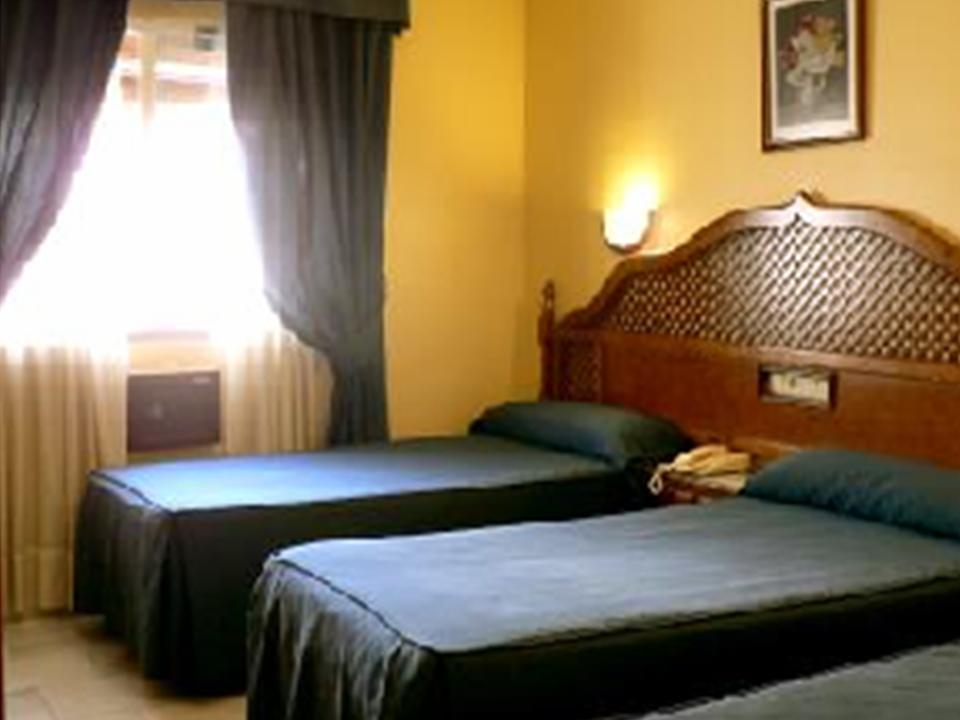 Hostal El Triunfo กอร์โดบา ภายนอก รูปภาพ