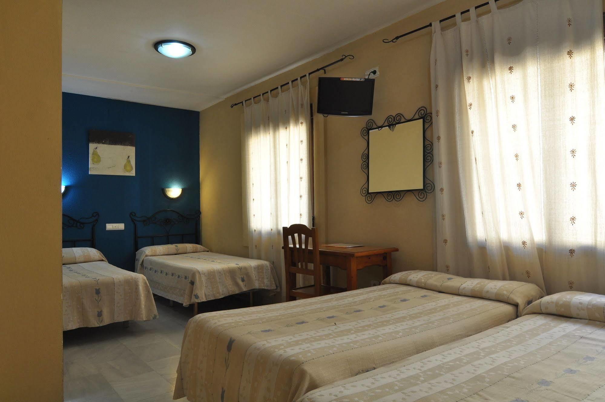 Hostal El Triunfo กอร์โดบา ภายนอก รูปภาพ