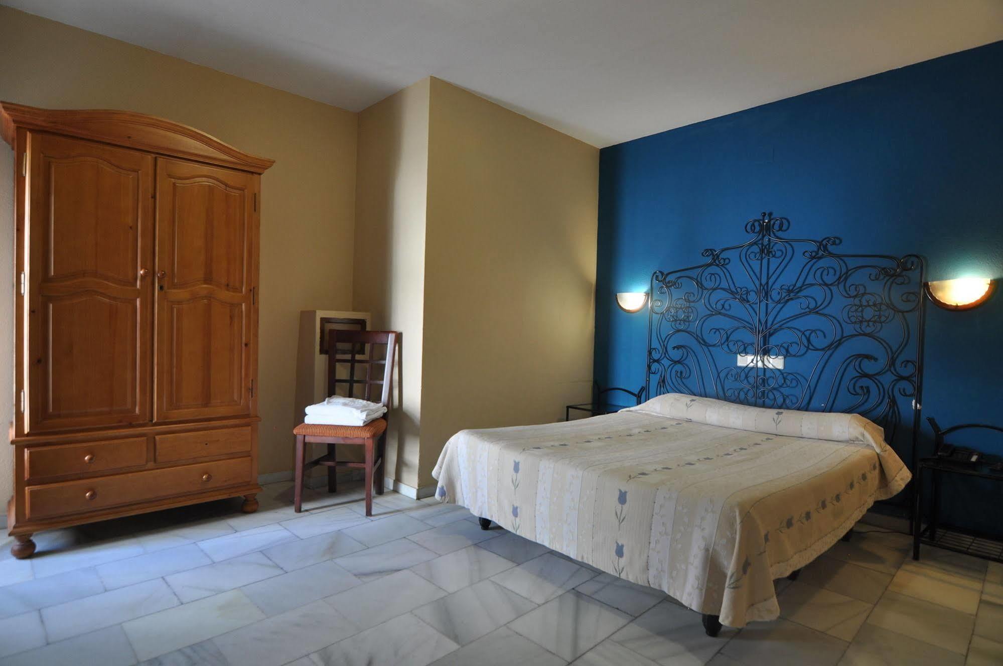 Hostal El Triunfo กอร์โดบา ภายนอก รูปภาพ